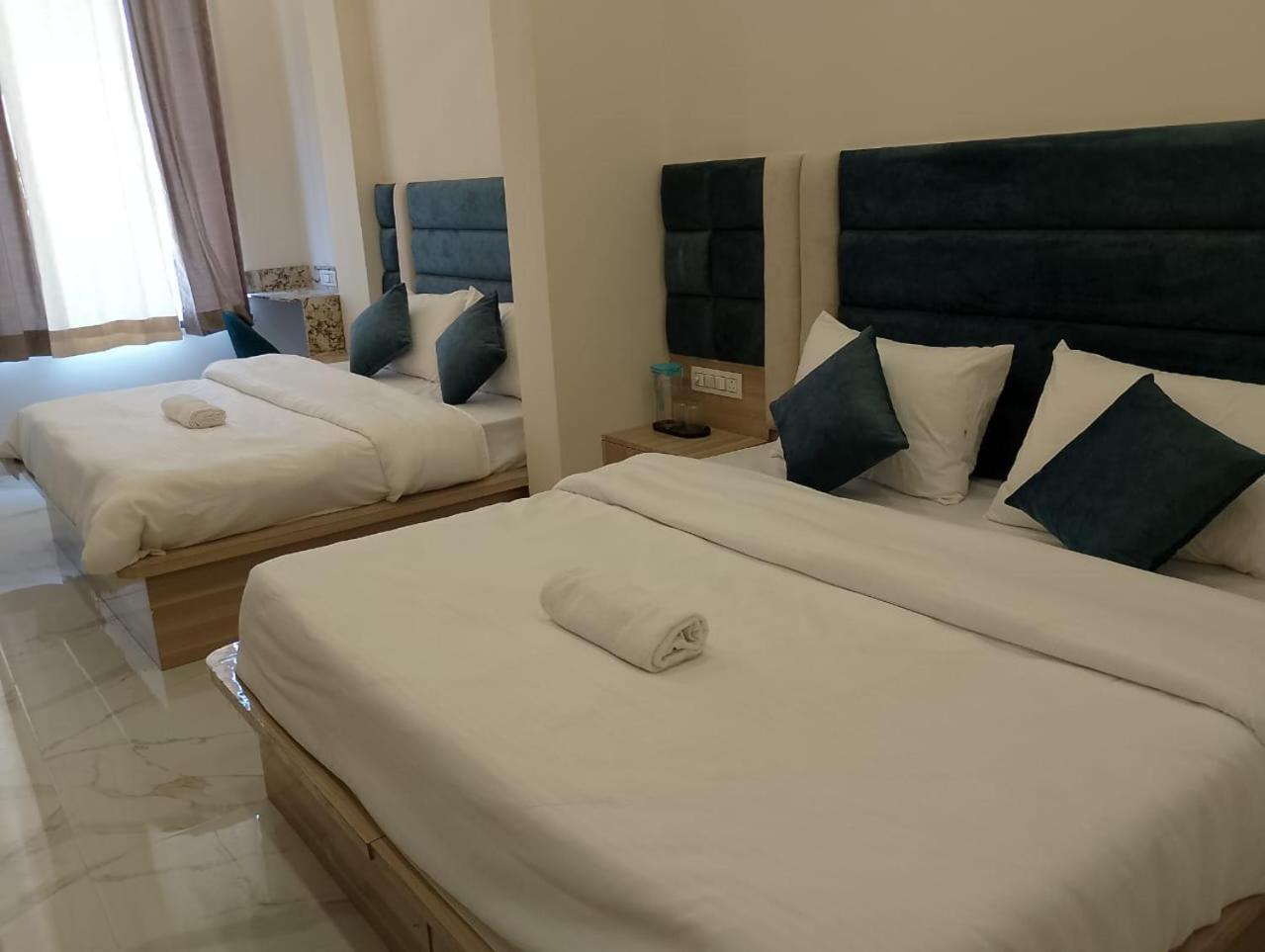 מטורה Hotel Lr Delite Inn מראה חיצוני תמונה