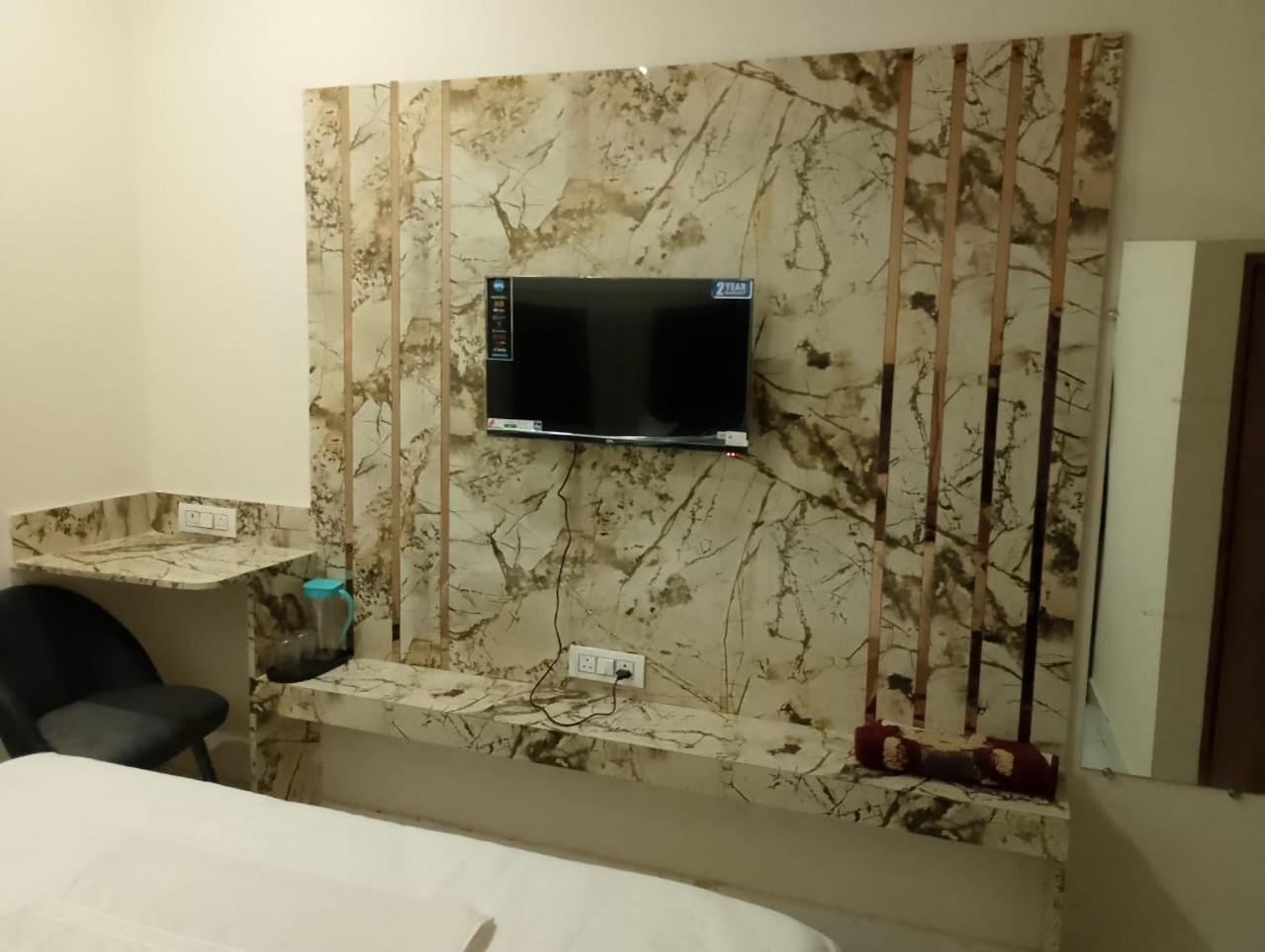 מטורה Hotel Lr Delite Inn מראה חיצוני תמונה