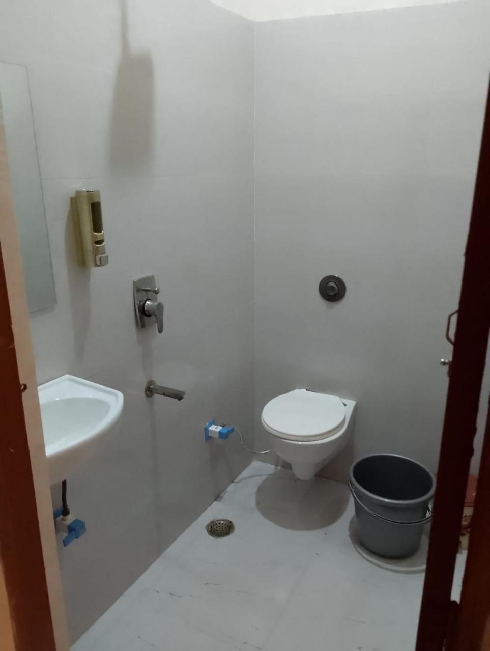 מטורה Hotel Lr Delite Inn מראה חיצוני תמונה