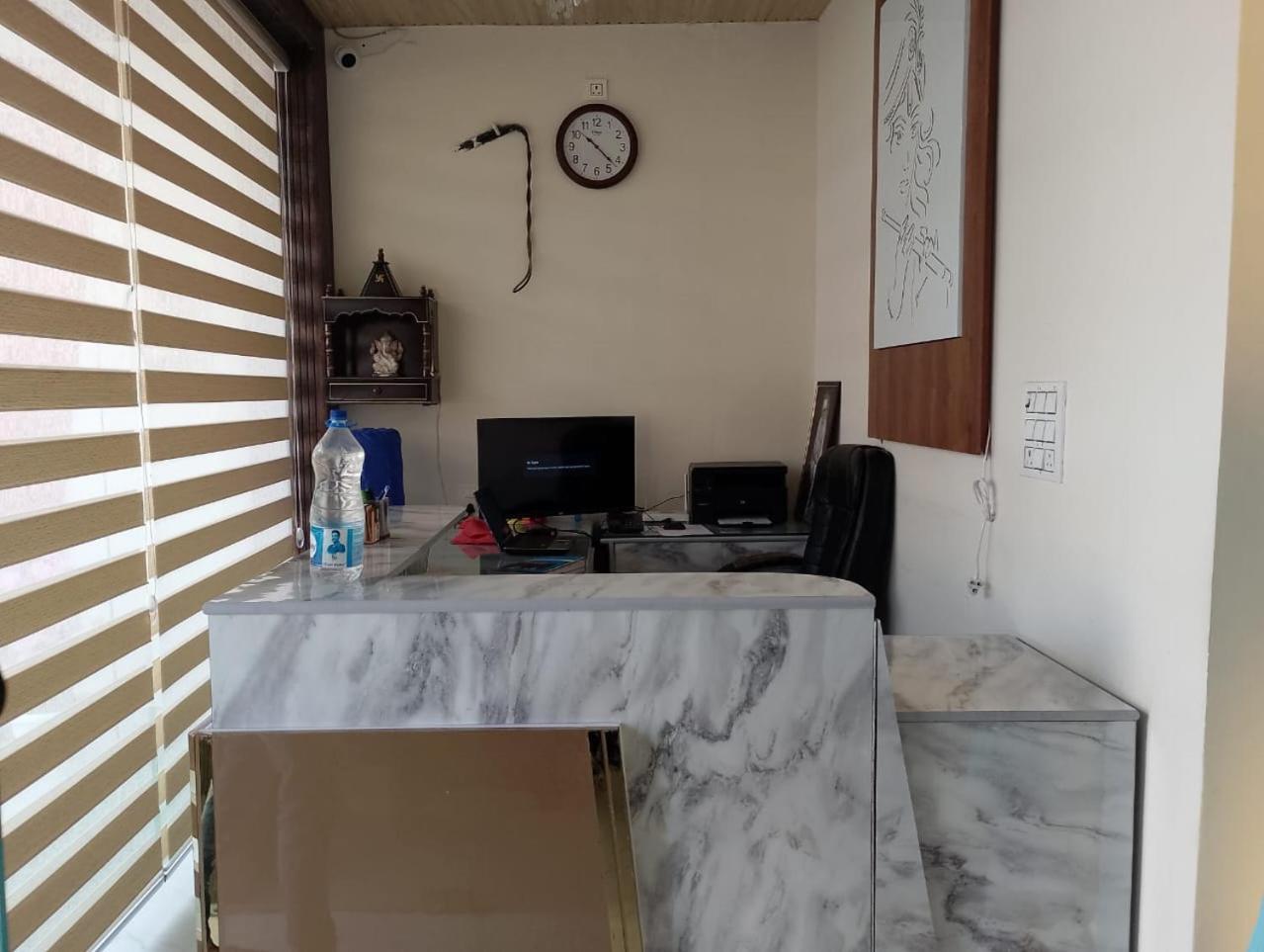 מטורה Hotel Lr Delite Inn מראה חיצוני תמונה